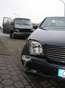Unfall: WLAN-Signal warnt vor nicht sichtbarem Auto (Foto: pixelio.de, seedo) Unfall: WLAN-Signal warnt vor nicht sichtbarem Auto (Foto: pixelio.de, seedo)