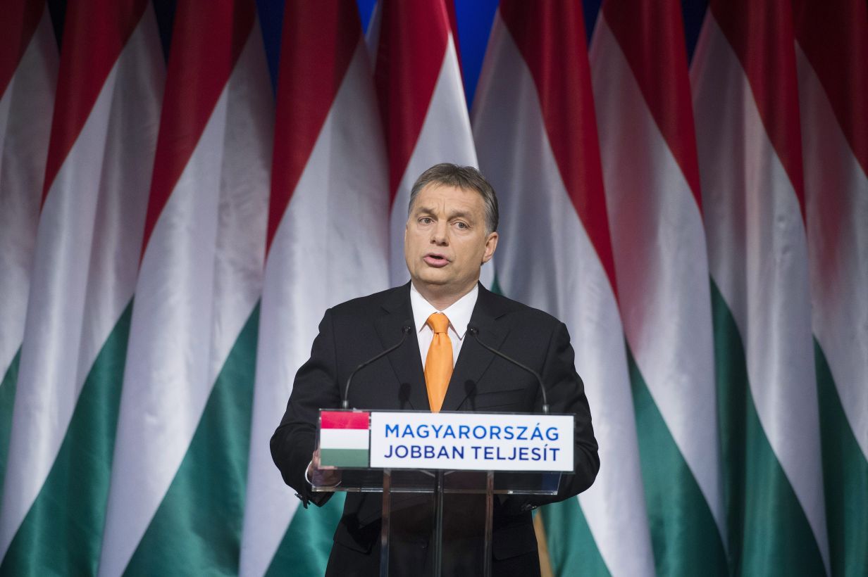 Orbán Viktor miniszterelnök évértékelő beszédét tartja a budapesti Millenáris Teátrumban 2014. február 16-án. (MTI Fotó: Koszticsák Szilárd) Orbán Viktor miniszterelnök évértékelő beszédét tartja a budapesti Millenáris Teátrumban 2014. február 16-án. (MTI Fotó: Koszticsák Szilárd)