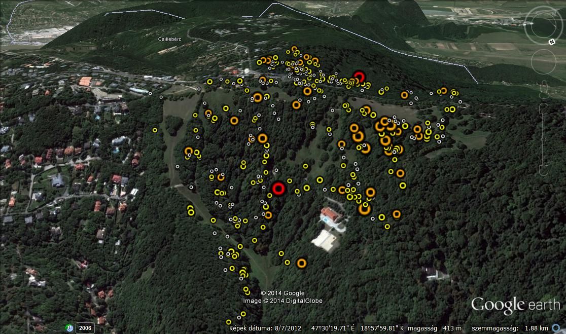 A Normafa lejtőjén található 70-cm-nél vastagabb fák elhelyezkedése faátmérő-osztályok szerint. (fehér: 70-79 cm, sárga: 80-99 cm, narancs: 100-139, piros: 140 cm felett (mindkét példány 150 cm felett). A Normafa lejtőjén található 70-cm-nél vastagabb fák elhelyezkedése faátmérő-osztályok szerint. (fehér: 70-79 cm, sárga: 80-99 cm, narancs: 100-139, piros: 140 cm felett (mindkét példány 150 cm felett).