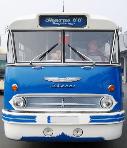 1967-ben készült Ikarus 66: napjainkban különjáratként közlekedik Türingia útjain. 1967-ben készült Ikarus 66: napjainkban különjáratként közlekedik Türingia útjain.