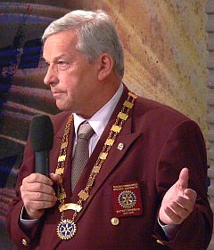 Kercsmár András, a Rotary Magyarország kormányzója.