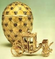 Ezt a tojást Fabergé mester aranytojást tojó tyúkjai tojták.