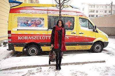 Ilyen mentőaróra gyűjtünk - mondja Debreczeni Rita.