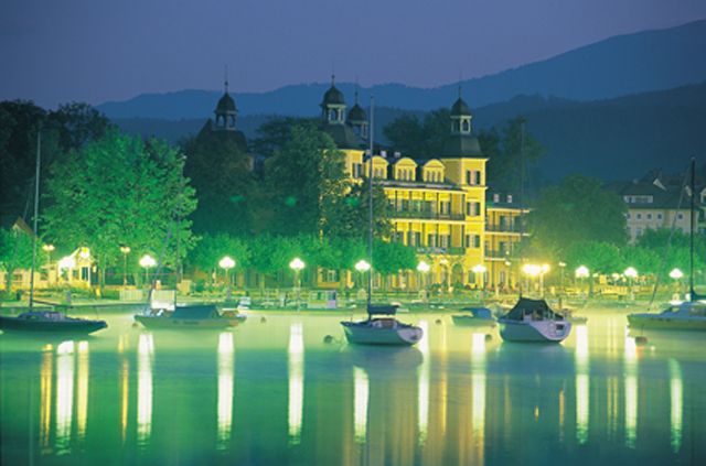 Ein Schloss am Wörthersee