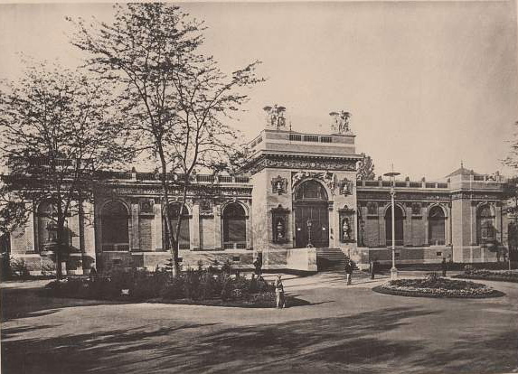 Az 1885-i Országos Általános Kiállításra Műcsarnoknak épült. (Kozmata Ferenc felvétele 1896-ból.)
