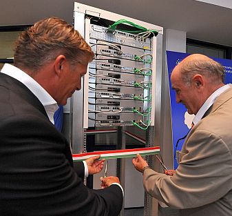 Az IPv6 oktatását szolgáló labor átadása.