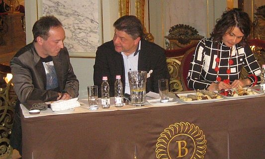 Nincs könnyű dolga a zsűrinek.