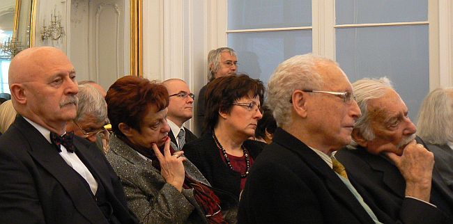 A hallgatóság. A hallgatóság.