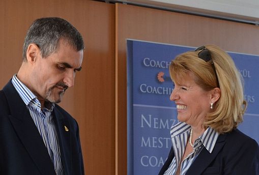 O'Donovan és Ábri Judit, a program egyik fő szervezője.