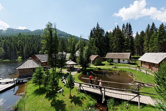 Élménypark a természet ölén.