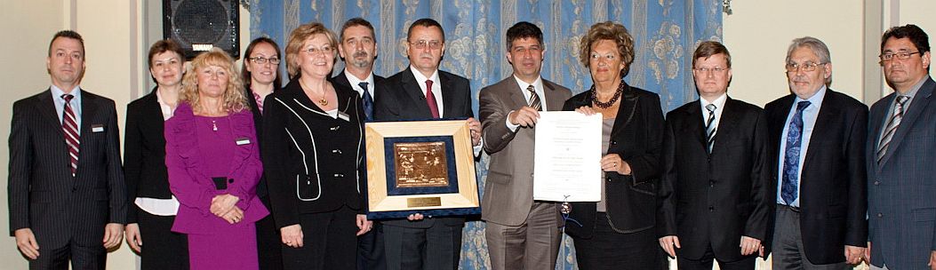 A kitüntetett közösség.