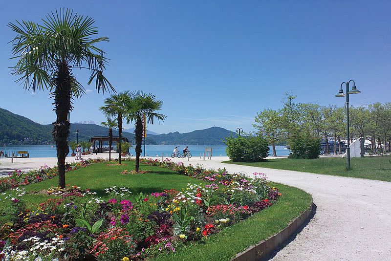 Klagenfurt mediterrán hangulatot áraszt.