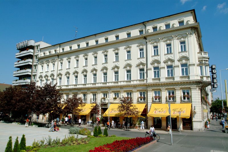 Ma Hotel Rába City Center néven ismert a ház.