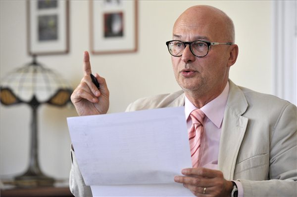 Szabó Máté ombudman (MTI Fotó: Kovács Attila).