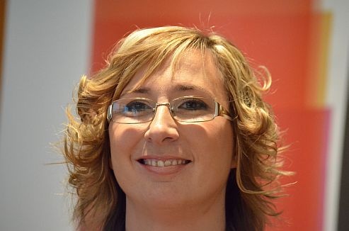Komócsin Laura.