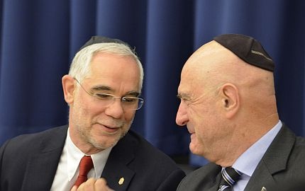 Balog Zoltán, az emberi erőforrások minisztere és Ilan Mor, Izrael Állam nagykövete.