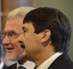 Az Akadémia és a köztársaság elnöke.