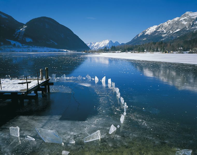 Téli nyugalom: Grundlsee, Ausserland.