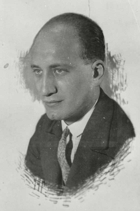 Rejtő Jenő író (eredetileg Reich Jenő, írói álnevei: P. Howard, Gibson Lavery): Budapest, Erzsébetváros, 1905. március 29. – Jevdakovo (Kamenka,Voronyezsi_terület, SzovjetunióI, 1943. január 1.