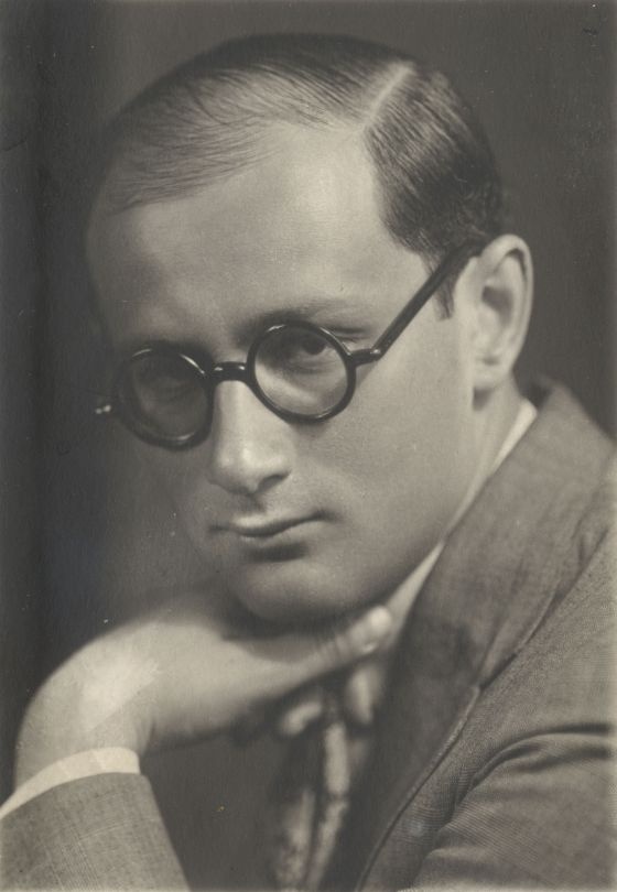 Bálint György író, újságíró, kritikus, műfordító: Budapest, 1906. július 9. – Ukrajna, Sztarij Nyikolszkoje, 1943. január 21.