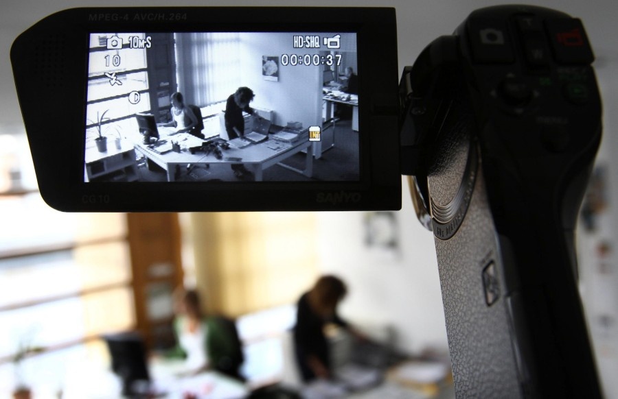 Munkahelyi videómegfigyelés. Foto: Die Welt. Munkahelyi videómegfigyelés. Foto: Die Welt.
