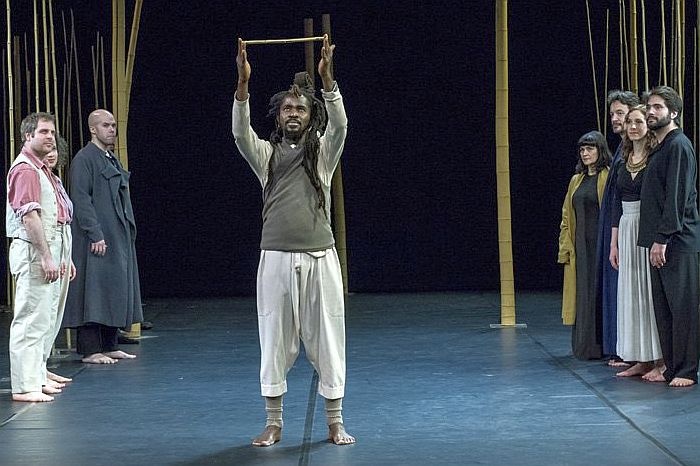 A Peter Brook-féle Egy varázsfuvola; kép: Valuska Gábor.
