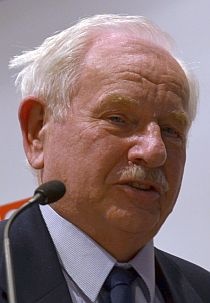 Gschwindt András.