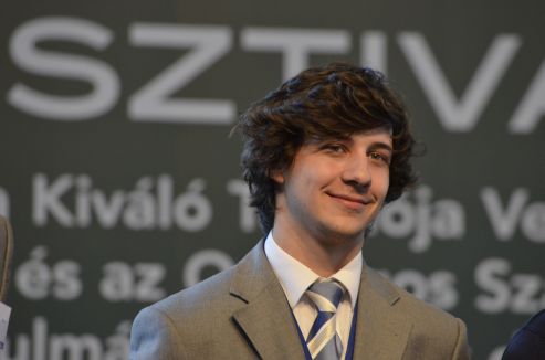 Losonczi László a mechatronikában méri tudását a világversenyen.