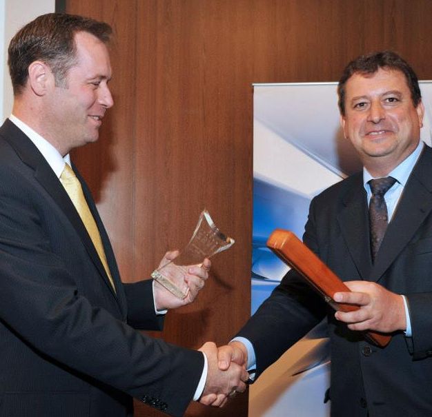 „Az év menedzsere az infokommunikációban”, 2013: dr. Reich Lajos, GE Healthcare (balra).