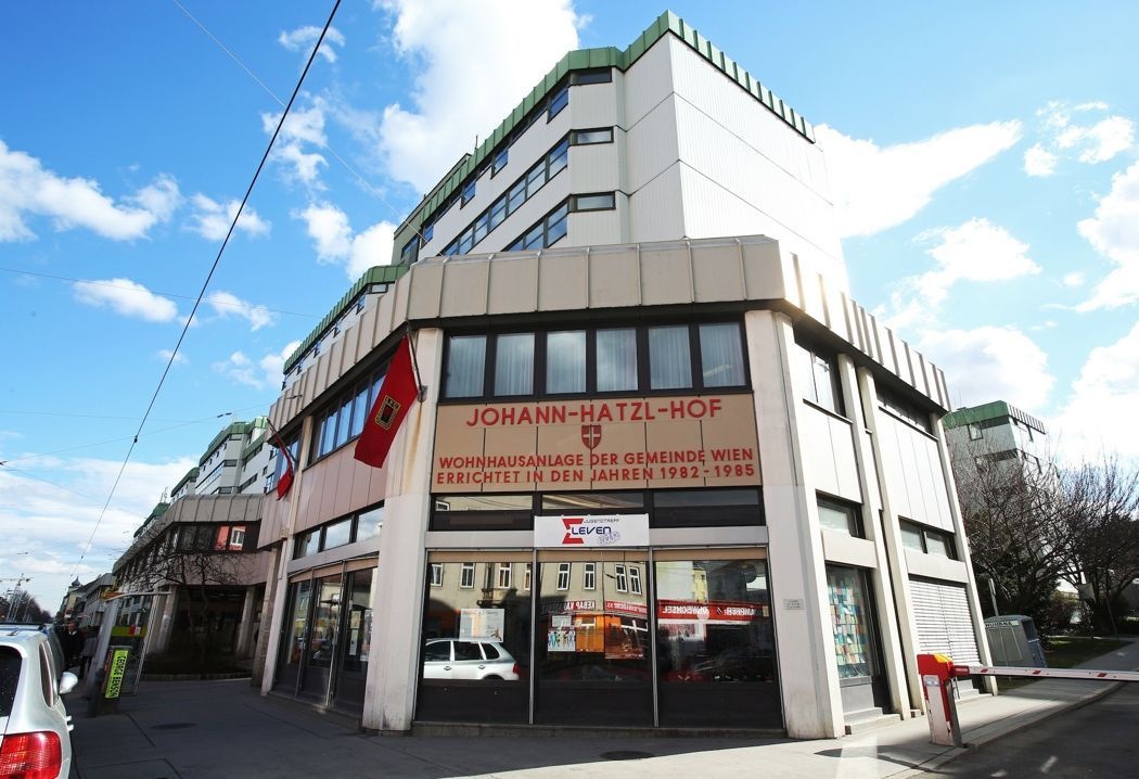 Szociális lakótömb a 80-as évek első feléből.