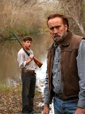 Tye Sheridan és Nicholas Cage.