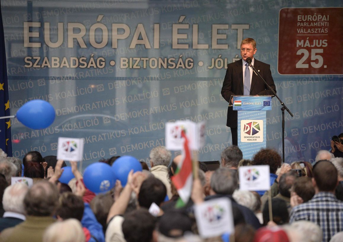 Gyurcsány Ferenc korábbi miniszterelnök, a Demokratikus Koalíció (DK) elnöke és EP-listavezetője beszédet mond pártja európai parlamenti választási kampánynyitó nagygyűlésén Budapesten, az Egyetem téren 2014. április 13-án. (MTI Fotó: Bruzák Noémi)