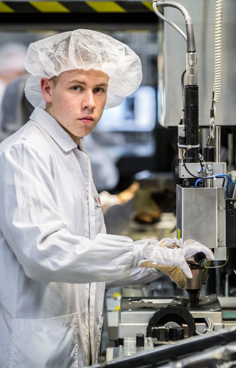 Különösen tiszta körülmények között készülnek az elektronikai részegységek.