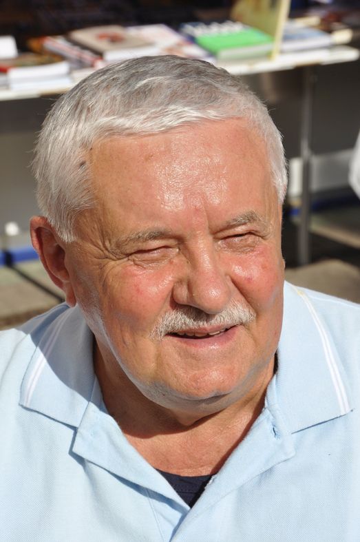 Végel László.