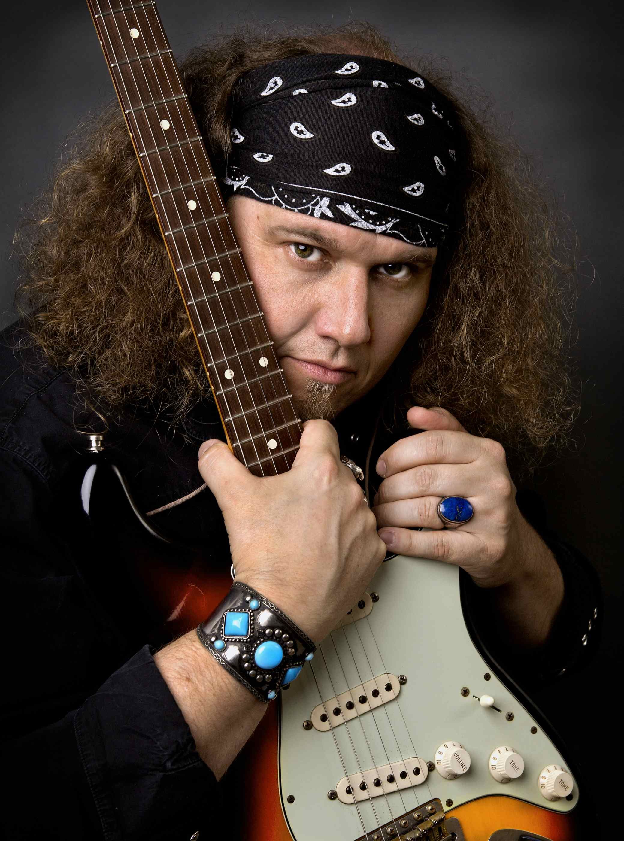 Julian Sas.