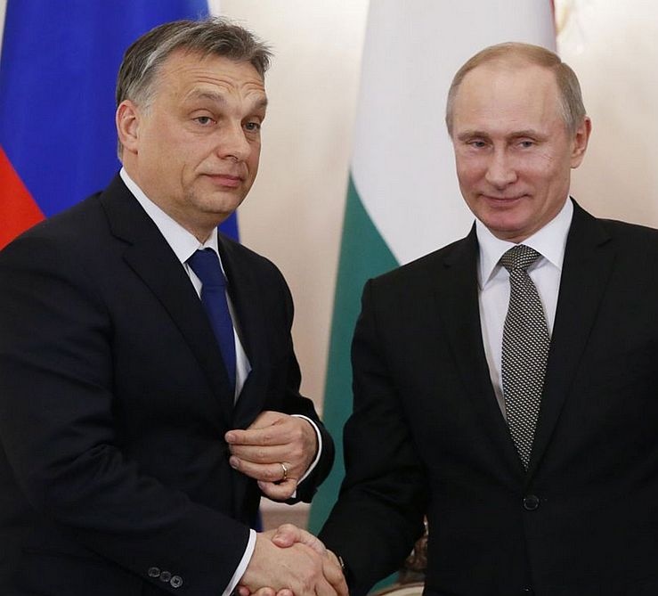 Orbán és Putyin (kép: the Independent)