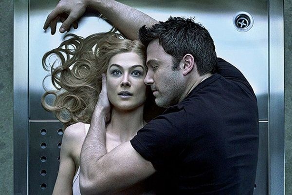 Rosamund Pike és Ben Affleck.
