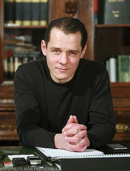 Őze Áron.