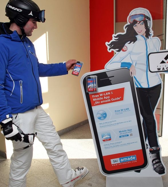 WiFi 150 méterenként.