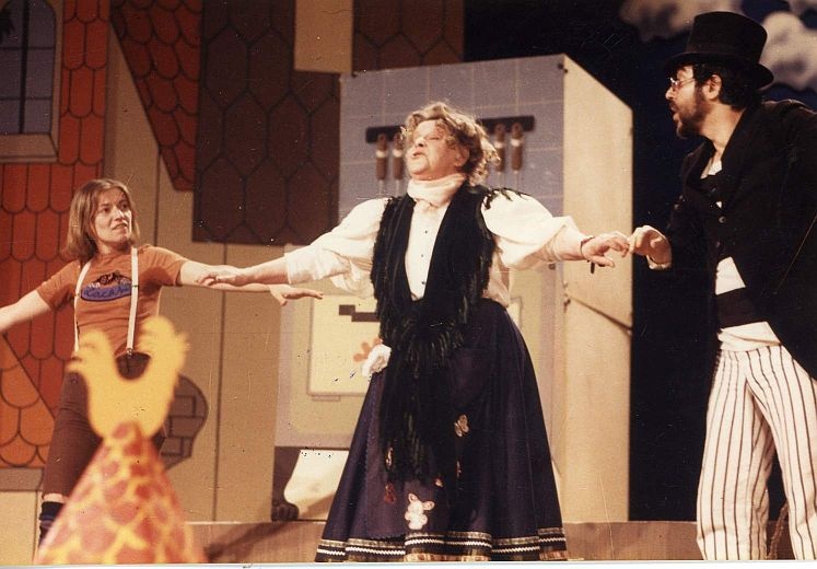 Bors néni, Egyetemi Színpad, 1980. A képen: Kútvölgyi Erzsébet, Dayka Margit és Verebes István.