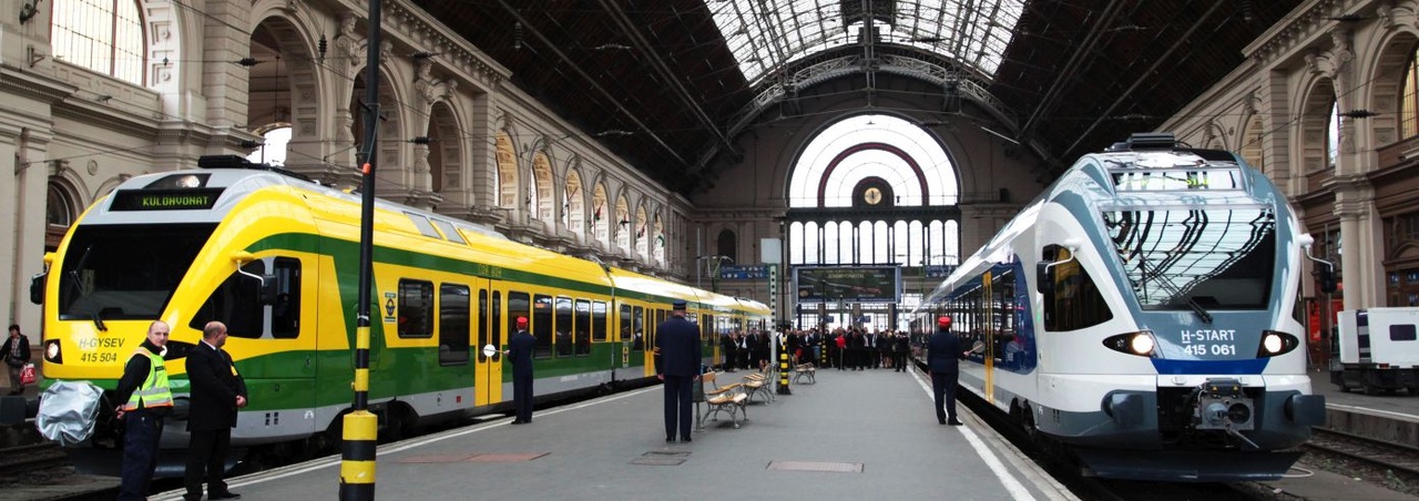 A GYSEV és a MÁV új FLIRT-jei a Keleti pályaudvaron.