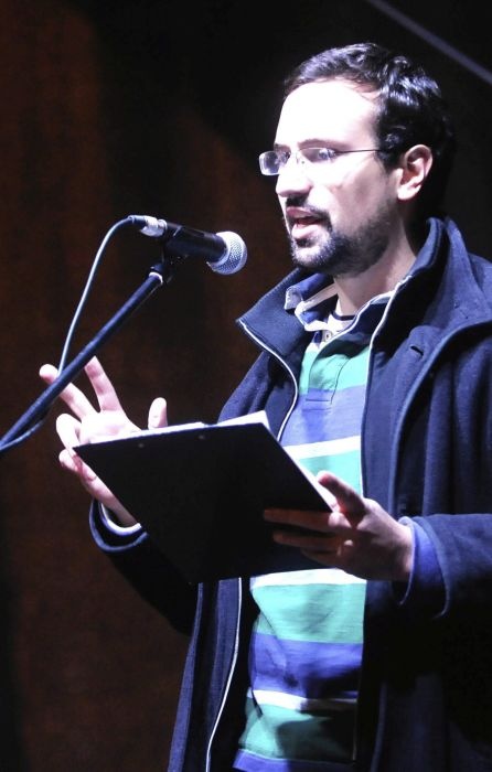 Gulyás Balázs főszervező beszédet mond  az internetadó elleni tüntetésen Budapesten, a Nemzetgazdasági Minisztérium József nádor téri épülete előtt 2014. október 26-án. (MTI Fotó: Marjai János)