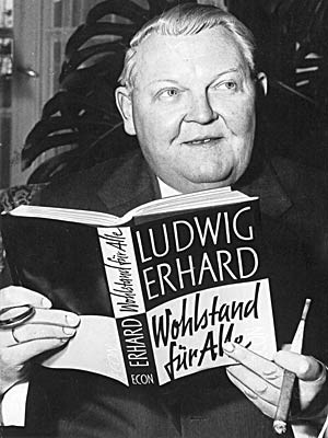 Ludwig Erhard egykori nyugat-német gazdasági miniszter majd kancellár, a nyugatnémet gazdasági csoda atyja.