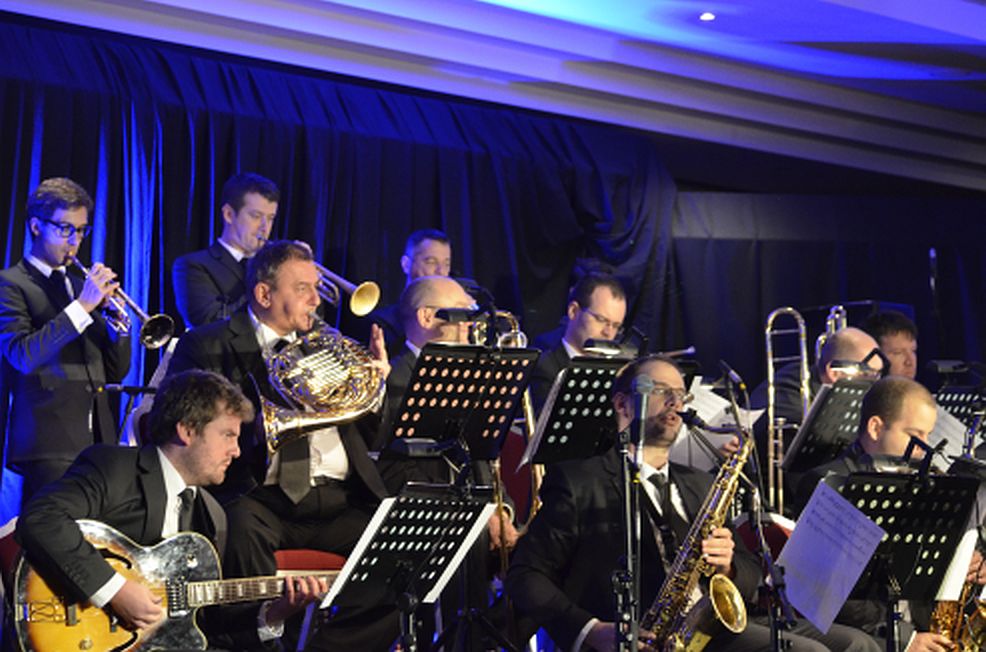 A Modern Art Orchestra.