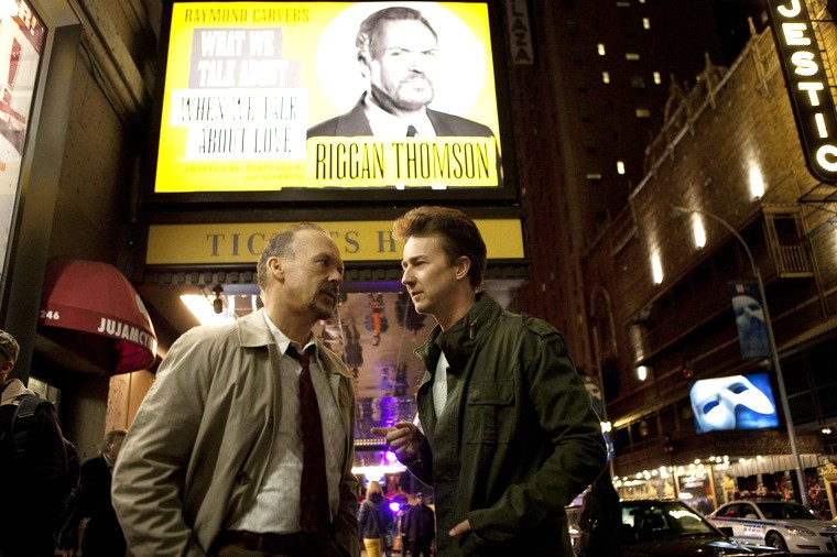 Michael Keaton és Edward Norton.