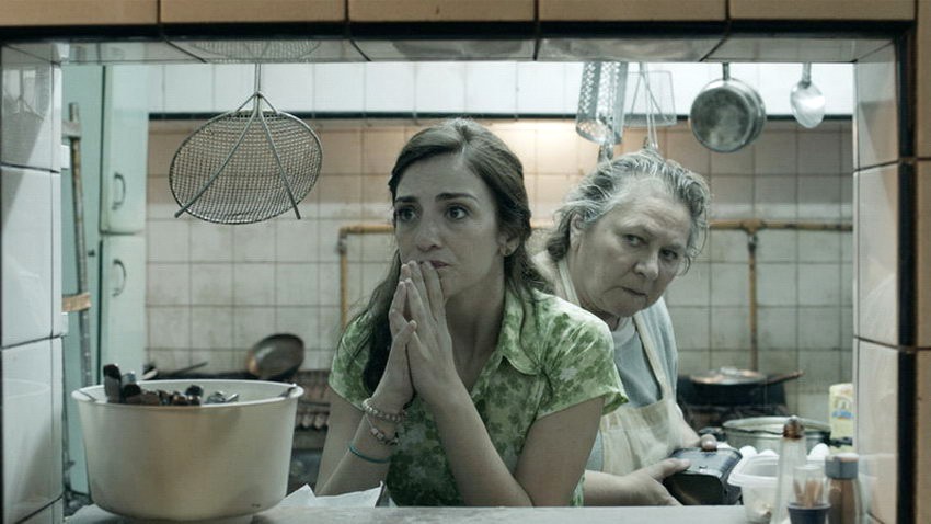 Julieta Zylberberg és Rita Cortese a konyhában.