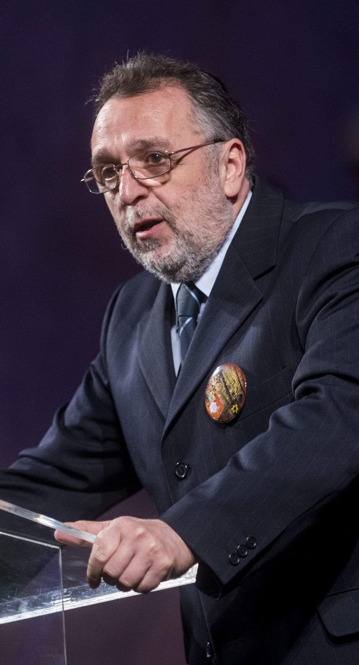 Heisler András, a Magyarországi Zsidó Hitközségek Szövetségének elnöke beszédet mond a pesti gettó felszabadításának 70. évfordulója alkalmából tartott megemlékezésen a Dohány utcai zsinagógában 2015. január 18-án. (MTI Fotó: Marjai János)