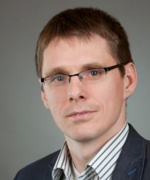 Szigetvári József.