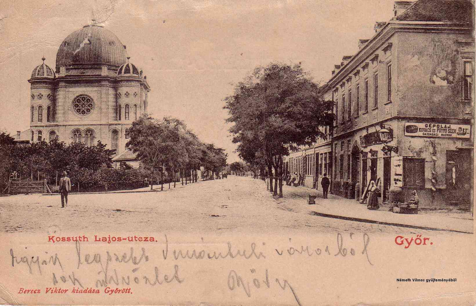 A győri zsinagóga a Kossuth Lajos utcán, a 20. század elején. 