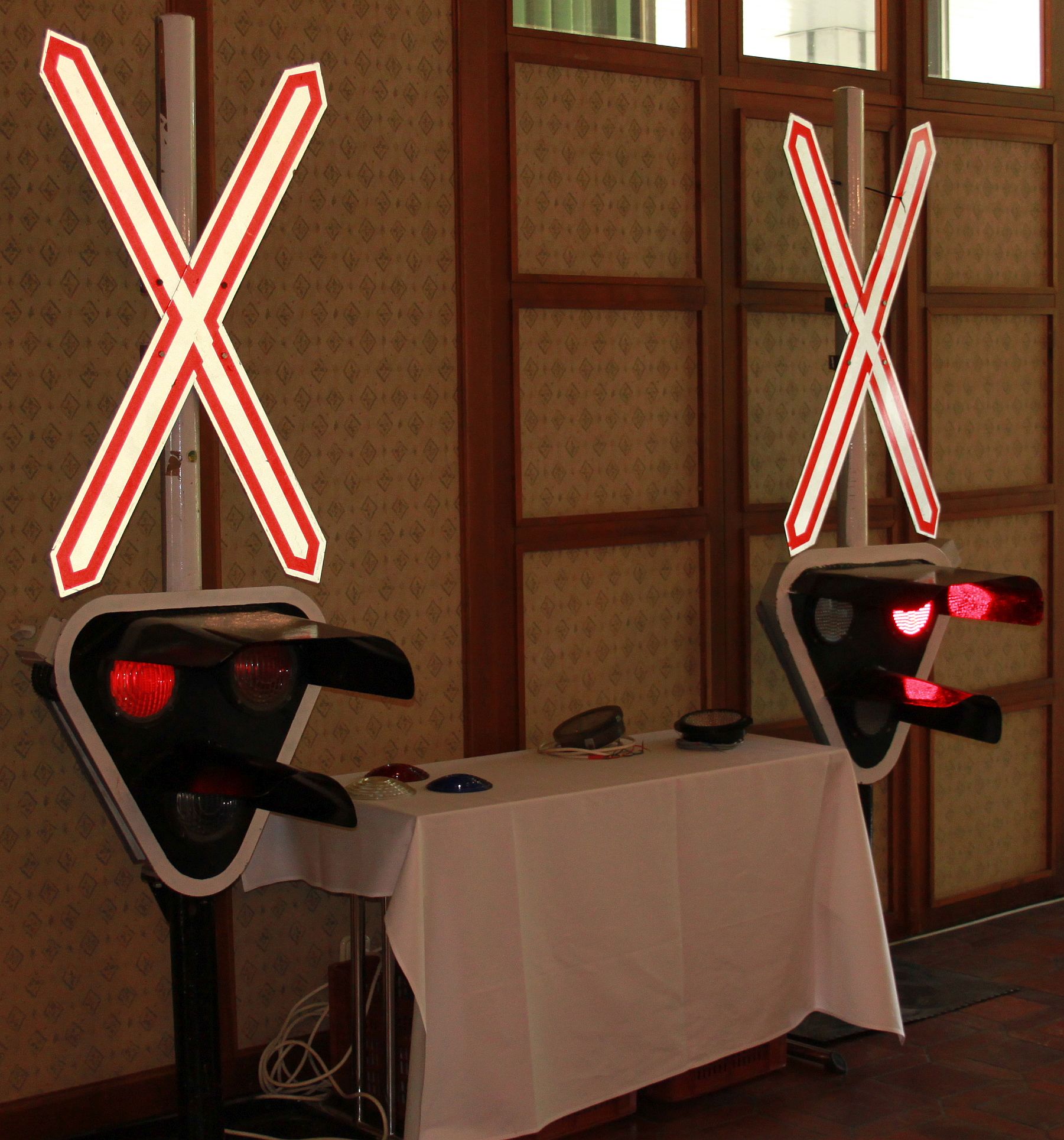 Fénysorompók bemutatóteremben.